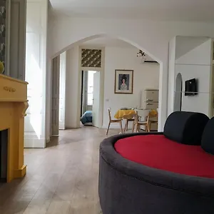  Apartment On Fish Market Italy